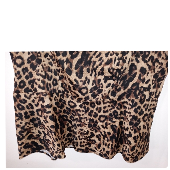 Torrid Leopard Print Sleeveless Back Cut Out Peplum Blouse tank Size 3X 22 24 - Picture 5 of 7